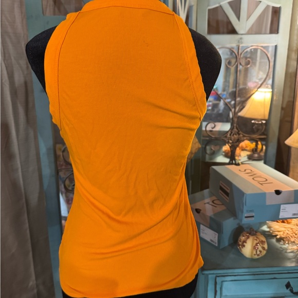 Rubbed Tank - Picture 2 of 2